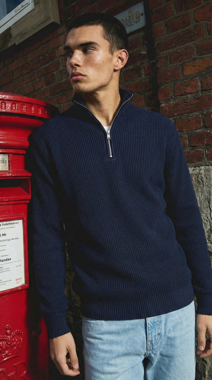 Suéter elegante con cremallera