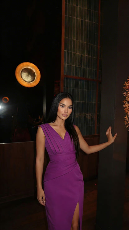 Beberly. Vestido corto con detalles