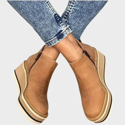 Zapatos cuña tapados